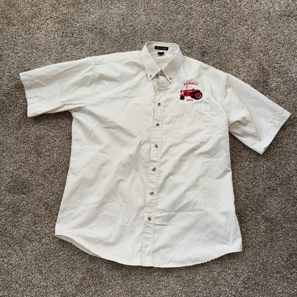 Farmall 1066 Rivers End Men's Large Cream Short Sleeve Shirt